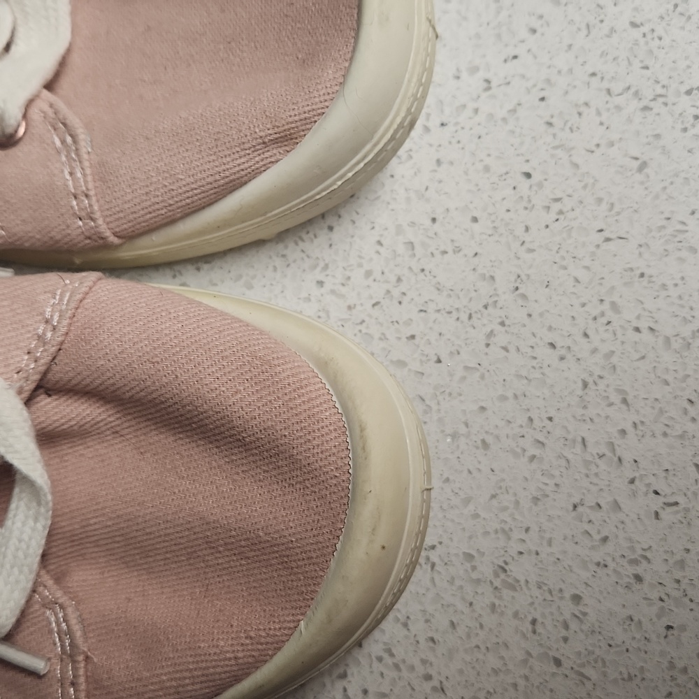 Maurices NWT Mariah Light Pink Flat Sneakers Size 8 - Picture 2 of 6